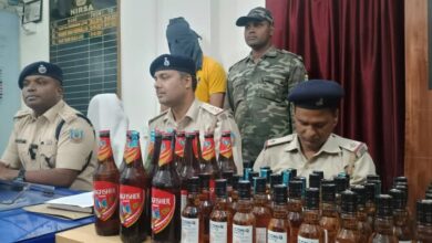 Photo of वरीय पुलिस पदाधिकारियों द्वारा अवैध शराब निर्माण, अवैध शराब बिक्री क विरूद्ध छापामारी करने हेतु