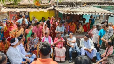 Photo of लोगों के भारी विरोध प्रदर्शन के कारण गौशाला में अतिक्रमण मुक्त अभियान स्थगित