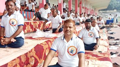 Photo of डिगवाडीह छेत्र में जवाहर लाल नेहरु स्टेडियम 11वां अंतरराष्ट्रीय योग दिवस का गैलरी में स्वास्थ्य से सम्बंधित