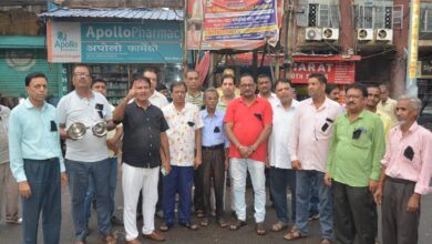 Photo of आज झरिया के विभिन्न व्यवसायिक संगठनों ने झमाडा के द्वारा गत सप्ताह से जलापूर्ति नहीं होने से झरिया की लाखों आबादी में हाहाकार मची है और झमाडा प्रबंधक घोर निद्रा में सोई हुई है।