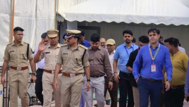 Photo of पुलिस प्रशासन के वरीय पदाधिकारीयों ने एयरपोर्ट से आईआईटी आईएसएम तक किया ट्रायल रन*