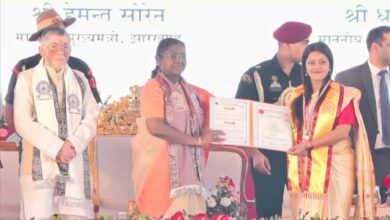 Photo of IIT ISM धनबाद के दीक्षांत समारोह में राष्ट्रपति द्रौपदी मुर्मू ने दी स्वर्ण पदक, प्रतिभाशाली छात्रों को किया सम्मानित*