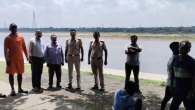 Photo of झरिया। झरिया अंचल के अभय कुमार सिन्हा के निर्देश पर एनडीआरएफ टीम ने सिंदरी के दामोदर घाट से लेकर