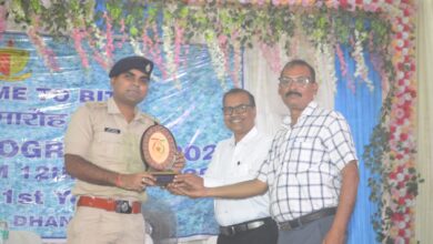 Photo of बी.टेक प्रथम वर्ष के छात्रों के बीच पहुँचे मुख्य अतिथि ऋतिक श्रीवास्तव*