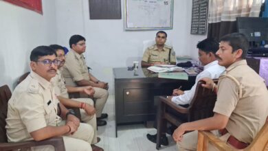 Photo of ब्रेकिंग न्यूज सीटी एसपी निरिक्षण हेतु पहुँचे गौशाला ओपी   सिंदरी। सालाना निरिक्षण हेतु धनबाद सीटी एसपी ऋत्विक