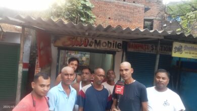 Photo of झारखंड के धनबाद नगर निगम की लापरवाही   तिन फीट का नाला में काफी दिनों से कचरे का अंबार का ढेर। आवागमन में परेशानी का सबब 