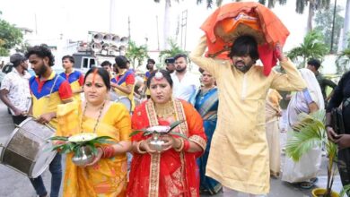 Photo of झरिया विधायक रागिनी सिंह ने सूर्यदेव सरोवर में दिया अर्घ्य