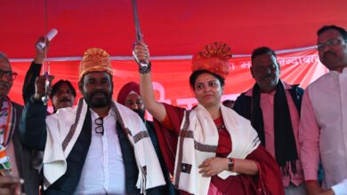 Photo of किसी भी हाल में डोमगढ़ वासी को हम उजाड़ने नहीं देंगे अनुपमा सिंह।