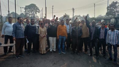 Photo of बीसीसीएल के पूर्वी झरिया क्षेत्र अंतर्गत सुदामडीह पांच नंबर साइडिंग में कार्यरत लगभग 50 ठेका मजदूरों को बीते पांच