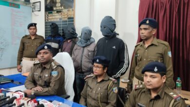 Photo of निरसा में पेट्रोल पंप लूट की योजना बना रहे चार युवक गिरफ्तार*