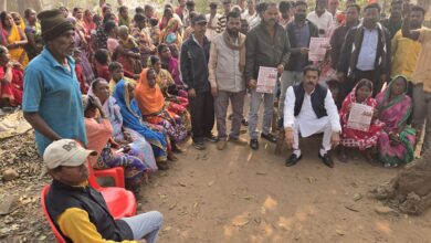 Photo of बलियापूर प्रखंड के मुकूंदा पंचायत के हुचूकटाड गांव मनरेगा बचाओ संग्राम के तहत धनबाद कांग्रेस जिलाध्यक्ष