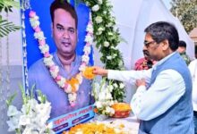 Photo of मुख्यमंत्री हेमंत सोरेन ने डॉ. बुद्धदेव महतो को दी श्रद्धांजलि; पूर्व विधायक आनंद महतो से मिलकर साझा किया दुख