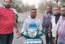 Photo of जर्जर हीरक रोड बनी ‘डेथ ट्रैप’, विभाग की लापरवाही के खिलाफ भाकपा माले और ग्रामीणों ने खोला मोर्चा।*