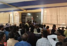 Photo of धनबाद: मतगणना केंद्र पर प्रशासनिक फेलियर; महिलाओं और प्रत्याशियों के साथ पुलिस की धक्का-मुक्की