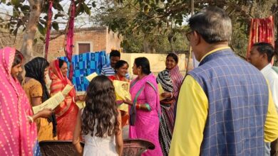 Photo of गरीब का सहारा बनेगी गरीब प्रत्याशी: आशा कुमारी ने माँगा माताओं-बहनों से जीत का आशीर्वाद।