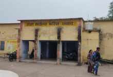 Photo of मीडिया की खबरों का भी असर नहीं, झरिया अंचल निरीक्षक रामरतन पांडे की मनमानी जारी।