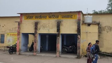 Photo of मीडिया की खबरों का भी असर नहीं, झरिया अंचल निरीक्षक रामरतन पांडे की मनमानी जारी।