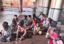 Photo of झरिया 29 मार्च श्री सत्यनारायण मंदिर स्टेशन रोड झरिया में संस्कृत पाठशाला में आज आगामी हनुमान जयंती को ध्यान में रख कर हनुमानजी के प्रति श्लोक 