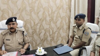 Photo of सिंदरी गुलदस्ते और सलामी के साथ हुआ डीआईजी आनंद प्रकाश का स्वागत एसडीपीओ कार्यालय का किया निरीक्षण