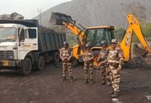 Photo of धनबाद प्रशासन का सफेद झूठ PMO पोर्टल पर ऑल इज वेल’ की फर्जी रिपोर्ट जबकि CISF जब्त कर रही है अवैध कोयला।