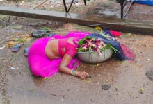 Photo of बनासो आंधी पानी का कहर सब्जी बेच रही महिला पर गिरा बिजली का पोल मौके पर ही मौत