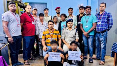 Photo of धनबाद स्टेशन पर ऑपरेशन AAHT का बड़ा धमाका मासूमों के बचपन का सौदा करने वाले दो शिकारी गिरफ्तार।
