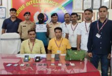 Photo of मुंबई मेल के लुटेरे को धनबाद में दबोचा यूपी से आकर झारखंड की पटरियों पर फैला रखा था जाल