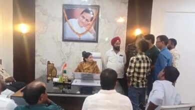 Photo of जोड़ापोखर में अनुपमा सिंह ने लगाया जनता दरबार, सुनीं जन-समस्याएं समाधान का दिया ठोस भरोसा
