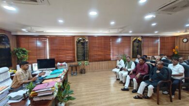 Photo of धनबाद जिला कांग्रेस कमिटी प्रतिनिधिमंडल ने डीसी और एसएसपी से की मुलाकात, सीओ पर कार्रवाई की मांग