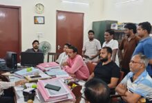 Photo of केटीएमपीएल द्वारा आवास तोड़े जाने के विरोध में भाजपा नेताओं ने एफसीआईएल प्रबंधन से की वार्ता