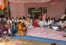 Photo of सरिया में भाजपा का विशाल धरना-प्रदर्शन: किसानों के मुआवजे और जनसमस्याओं को लेकर राज्यपाल के नाम सौंपा ज्ञापन