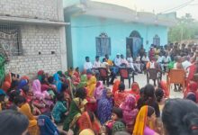 Photo of तुकतुको गांव में हुई हृदय विदारक घटना पर पीड़ित परिवार से मिले विधायक नागेन्द्र महतो।