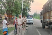 Photo of डोमगढ़ में भीषण सड़क हादसा: गलत दिशा से आ रहे हाइवा ने सीमेंट लदे ट्रक को मारी टक्कर, 12 घंटे बाद पुलिस को दी सूचना धनबाद के सिंदरी