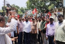 Photo of 20 का काम कर रहे सिर्फ 2 मिस्त्री सिंदरी में DVC और JBVNL के खोखले सिस्टम की खुली पोल।