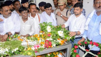 Photo of धनबाद उपायुक्त ने पूर्व मंत्री स्वर्गीय मन्नान मल्लिक को दी श्रद्धांजलि, राजकीय सम्मान के साथ दी गई अंतिम विदाई