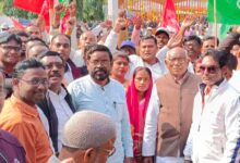 Photo of कूसमाटांड मोड़ से सुरंगा तक जर्जर सड़क के नवनिर्माण हेतु प्रमुख पिंकी देवी ने सिंदरी विधायक को सौंपा मांग पत्र धनबाद. सिंदरी