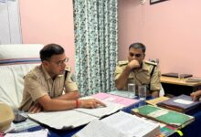 Photo of सरायढेला थाने में एसएसपी का औचक धावा, सुस्त व्यवस्था पर बिफरे कप्तान: पेंडिंग फाइलों और गश्त को लेकर दिए सख्त निर्देश