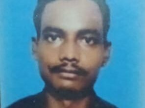 Photo of पाथरडीह में युवक ने कमरे के भीतर चुनरी के फंदे से झूलकर दी जान, परिजनों पर टूटा दुखों का पहाड़