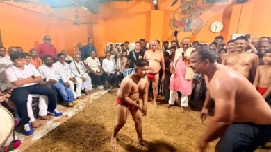 Photo of सिंदरी के ऐतिहासिक दुबे अखाड़ा में विजयादशमी के पावन अवसर पर इस वर्ष भी कुश्ती का भव्य और रोमांचक