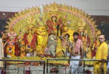 Photo of गौशाला बाज़ार दुर्गा मंदिर में धूमधाम से मनाई जा रही दुर्गा पूजा: अलौकिक प्रतिमा और अमृत तुल्य महाप्रसाद ने मोहा श्रद्धालुओं का मन, रावण दहन पर रहेगी सीसीटीवी और पुलिस बल की कड़ी निगरानी