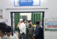 Photo of गौशाला ओपी क्षेत्र के कांड्रा बैंक ऑफ़ इंडिया के पास दो बाइकों की आमने-सामने भीषण टक्कर, मुखिया पुत्र समेत दो चालक गंभीर रूप से घायल; SNMMCH रेफर
